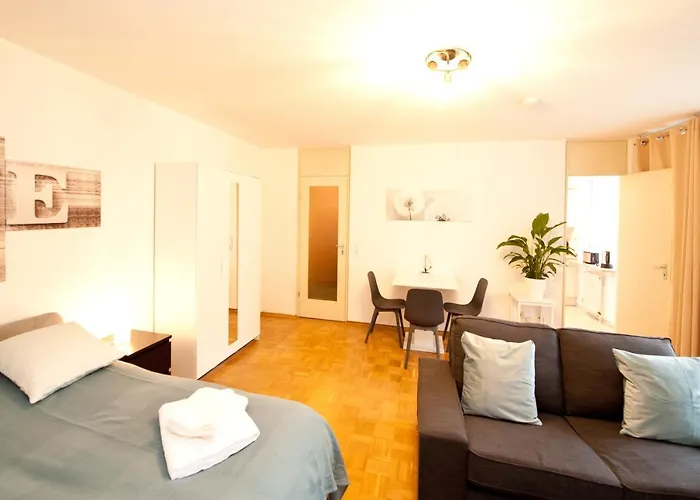 Studio Apartment - Zentral Mit Parkplatz - Balkon